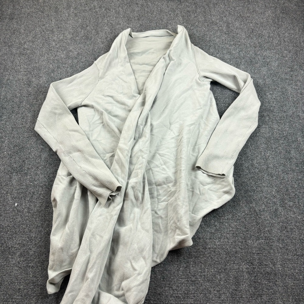 FABLETICS Women’s Savannah Light Grey Wrap Around Long Sleeve Sweater sz: Medium